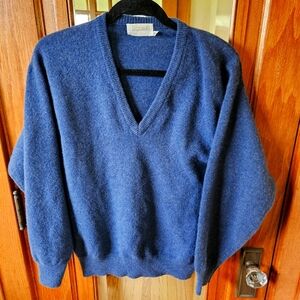 Bryant of Scotland V-Neck Blue Sweater Angora and Merino Wool EU 122cm US 44